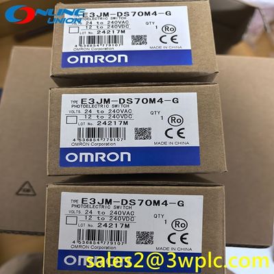 ชิ้นงานขนาดใหญ่ OMRON E3JM-DS70M4-G เครื่องตรวจจับไฟฟ้าแสงระยะไกล