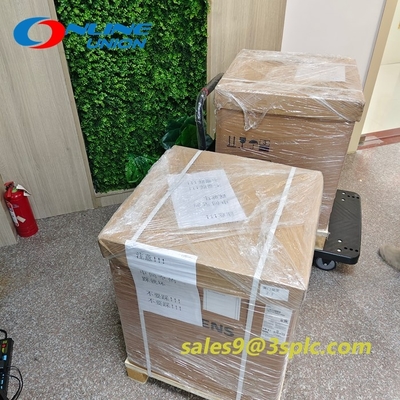 Siemens 3WL1110 3-Pole Fixed-Mount Circuit Breaker 1000A 690V