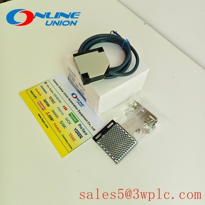 E3JK-R4M1 OMRON Retroreflective Photoelectric Switch Sensor w Reflector 4M