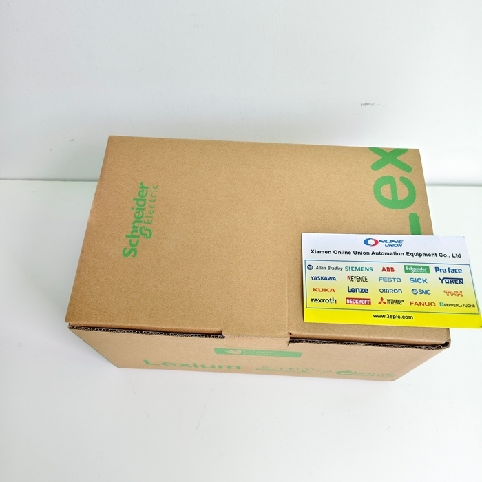 Schneider BCH servo motor with 9.55 N*m torque 2000 rpm and 220V three-phase AC for industrial automation