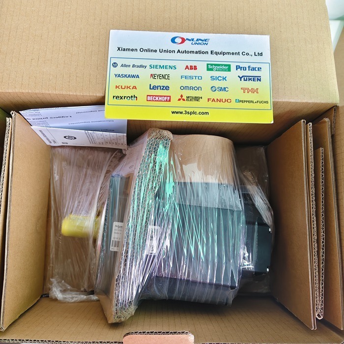 Schneider BCH servo motor with 9.55 N*m torque 2000 rpm and 220V three-phase AC for industrial automation