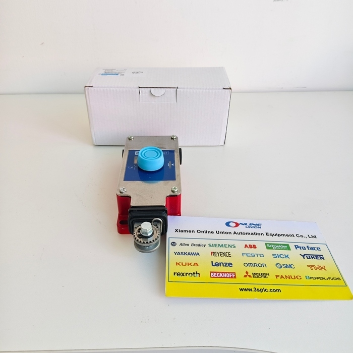 Schneider XY2CH13250 Latching Emergency Stop Rope Pull Switch with IP65 Rating 800,000 Cycles and 240V AC Operation