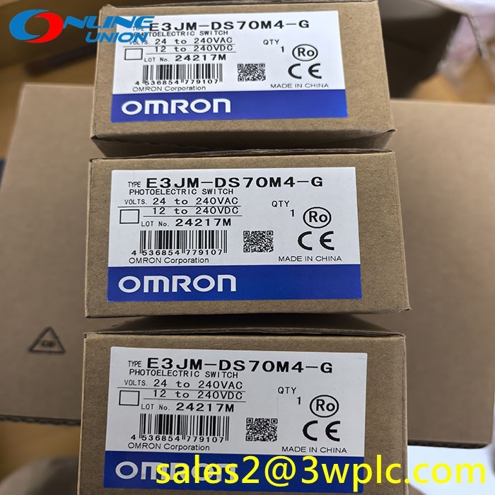 ชิ้นงานขนาดใหญ่ OMRON E3JM-DS70M4-G เครื่องตรวจจับไฟฟ้าแสงระยะไกล