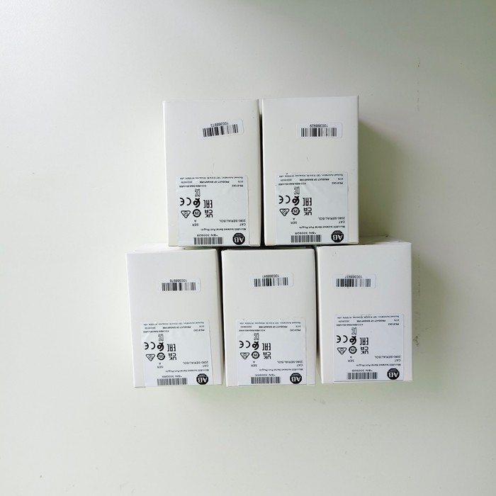 แรงดันไฟฟ้าแยก 500V AC Allen Bradley 2080-SERIALISOL ความเสถียรสูง